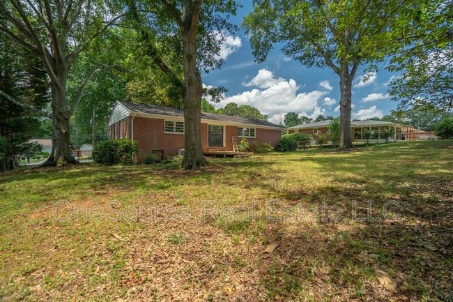 Building Photo - 1248 Cliffwood Dr