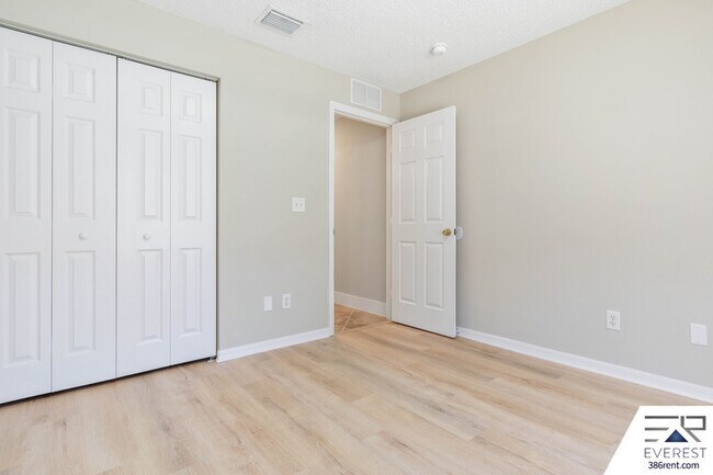 Building Photo - 273 Beachway Dr