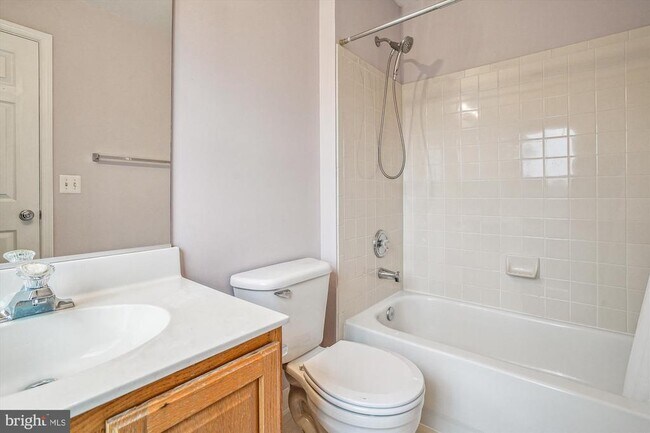 Building Photo - 9305 Sumner Lake Blvd