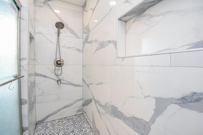 Building Photo - 9506 Tree Sparrow Ln