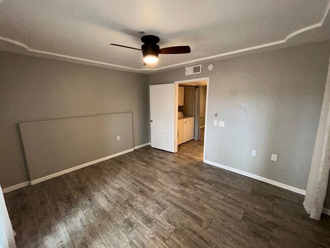 Building Photo - 12221 W Bell Rd