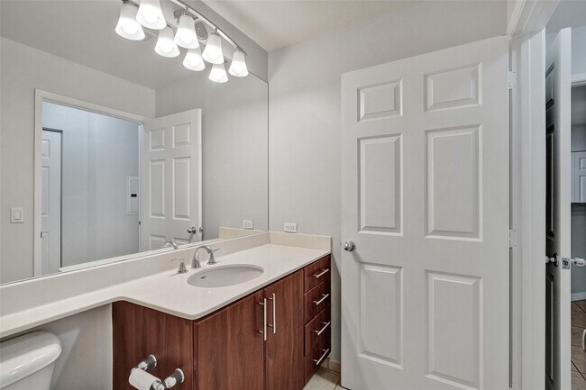 Building Photo - 2421 NE 65th St