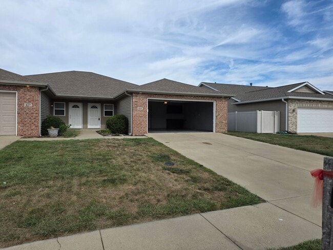 Building Photo - 2 Bed 2 Bath Chatham $1750.00