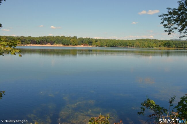 Building Photo - 5 Grandview Dr