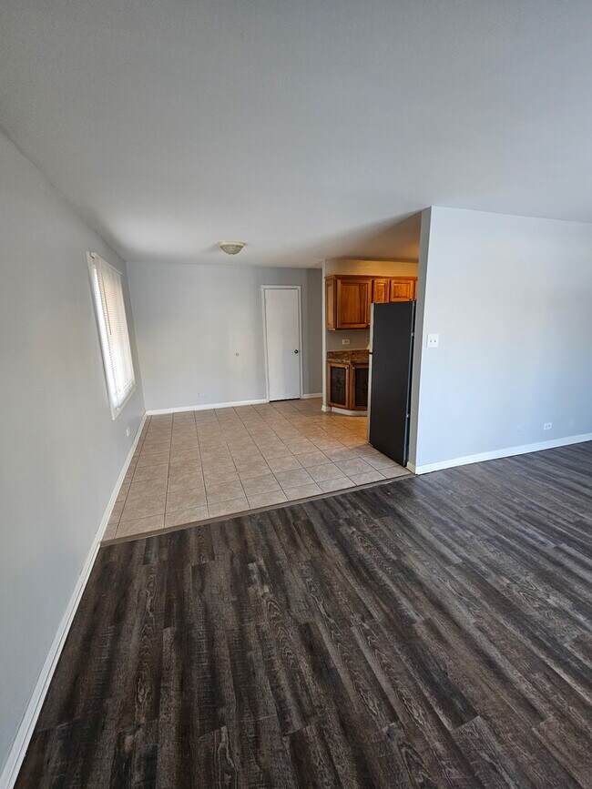 Building Photo - 10326 Mayfield Ave