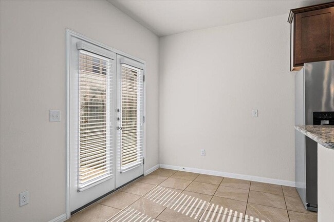 Building Photo - 1609 Catalan Rd