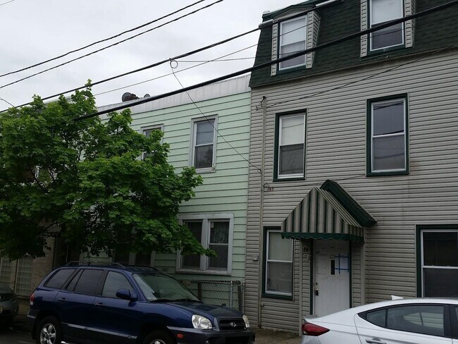 Building Photo - 26 Cottage St