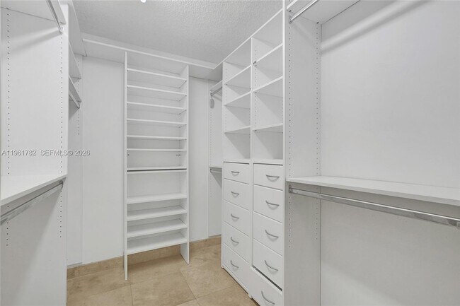 Building Photo - 18151 NE 31st Ct