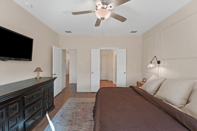 Building Photo - 5028 Waterway Dr