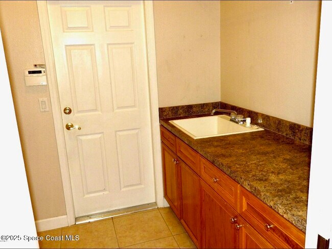 Building Photo - 416 Southampton Dr