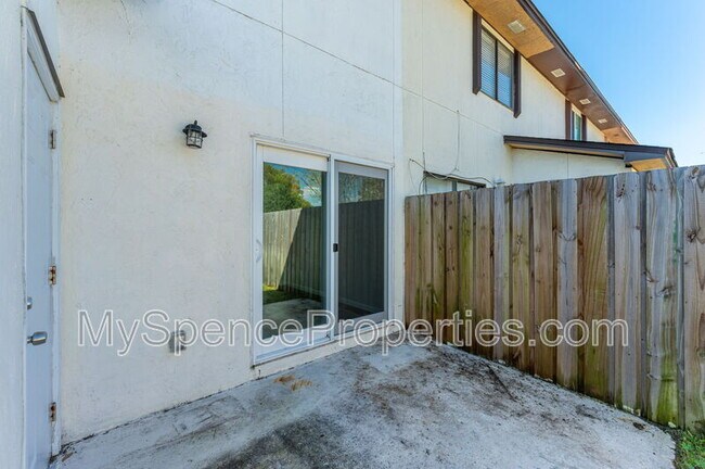 Building Photo - 710 Legion Dr