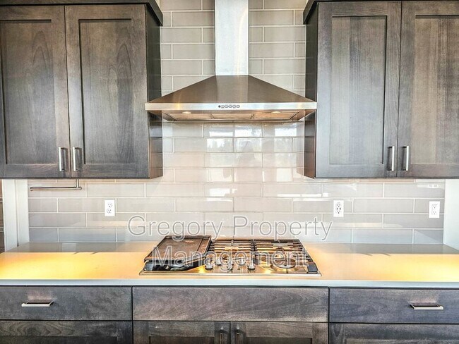 Building Photo - 619 202nd Pl SW