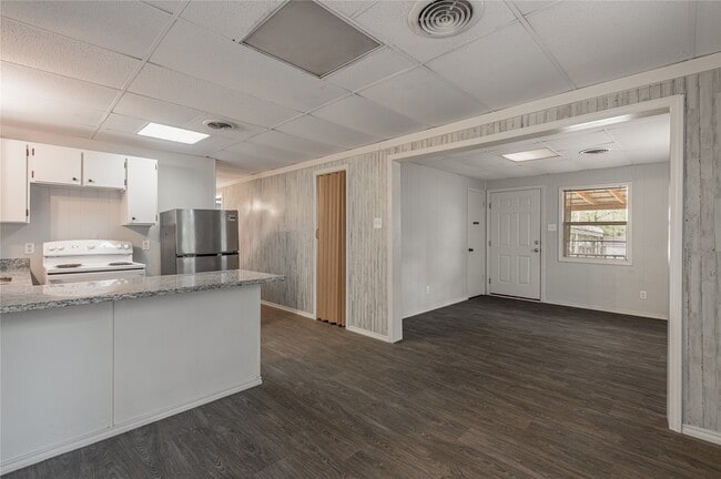 Building Photo - 299 Pine Harbor Dr