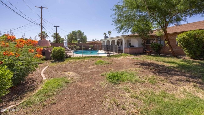 Building Photo - 7337 E Lewis Ave