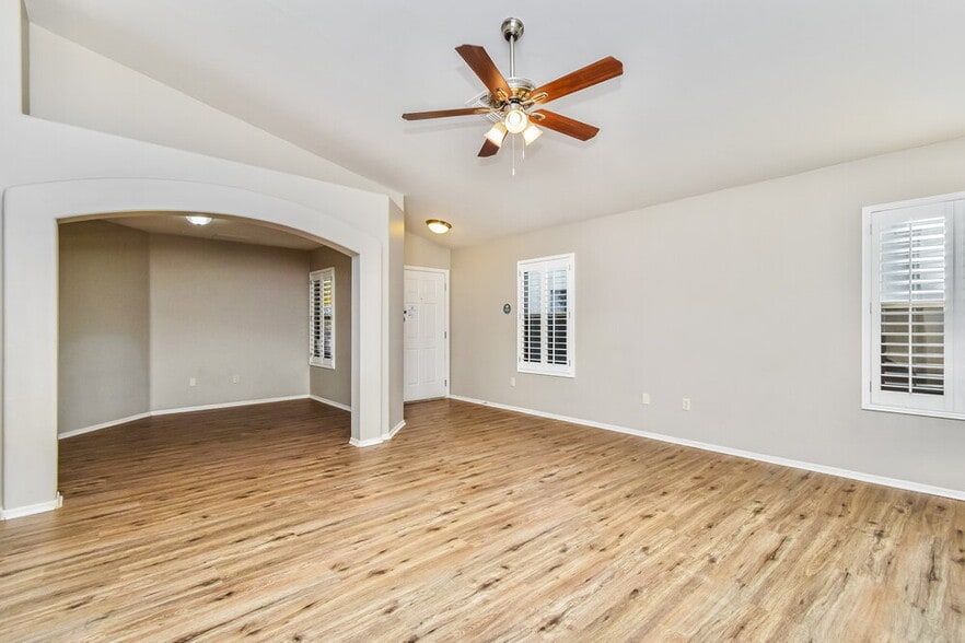 Building Photo - 624 W Calle MAROJO