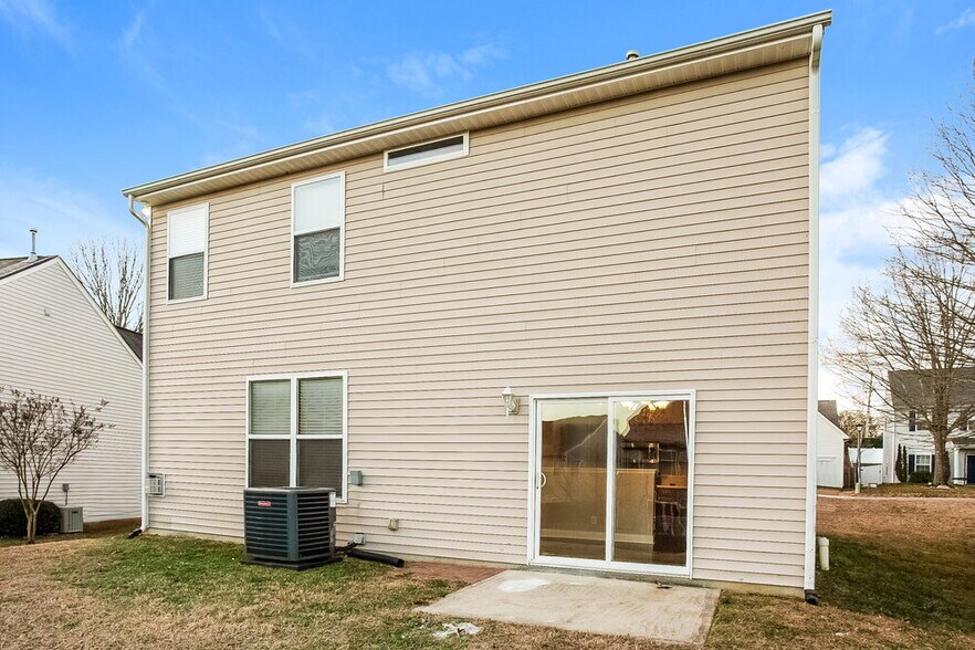 Building Photo - 7035 Winding Cedar Tr