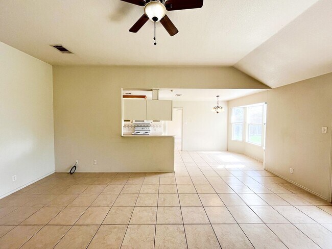Building Photo - Available NOW!!!! Gorgeous 4 bedroom, 2 ba...