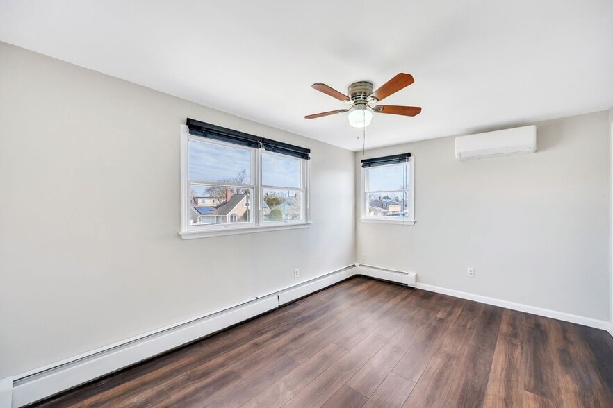 Building Photo - 45 Walnut Ln