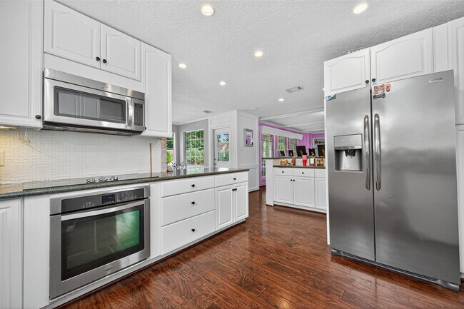 Building Photo - 3602 Blue Cypress Dr