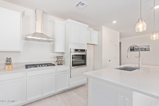 Building Photo - 3332 N 198th Ln