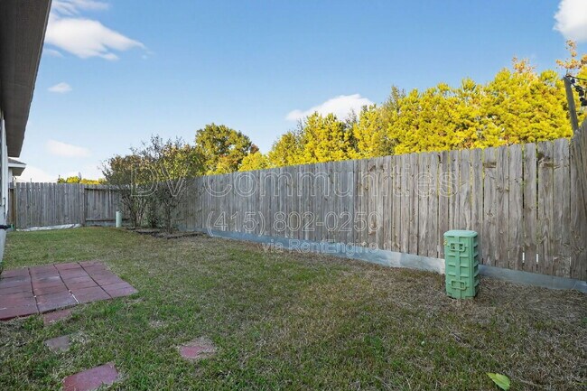 Building Photo - 18506 W Hardy Rd