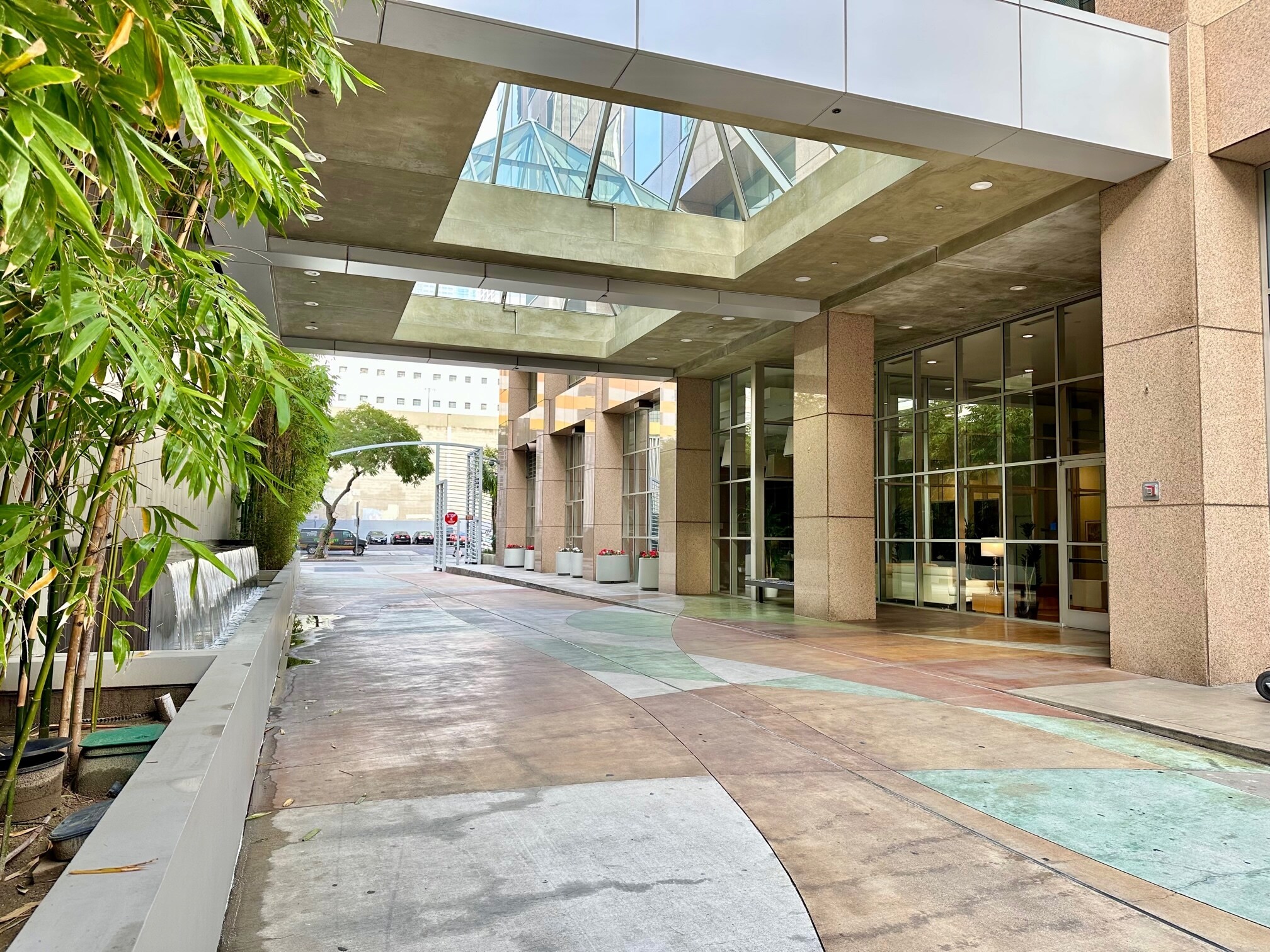 Front Entrance to Luxury Condos - 801 S Grand Ave
