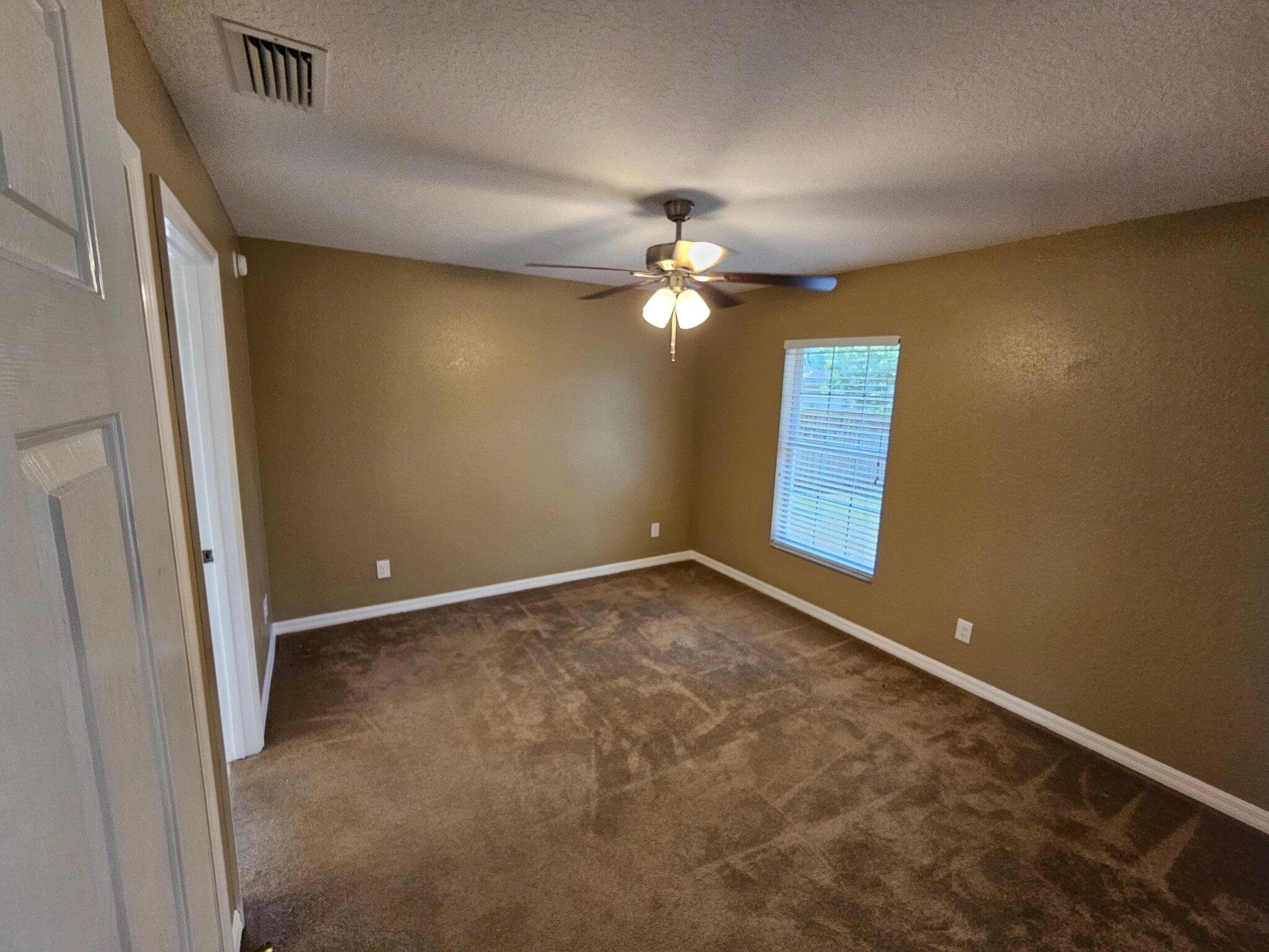 Building Photo - 1246 NE 13th Ave