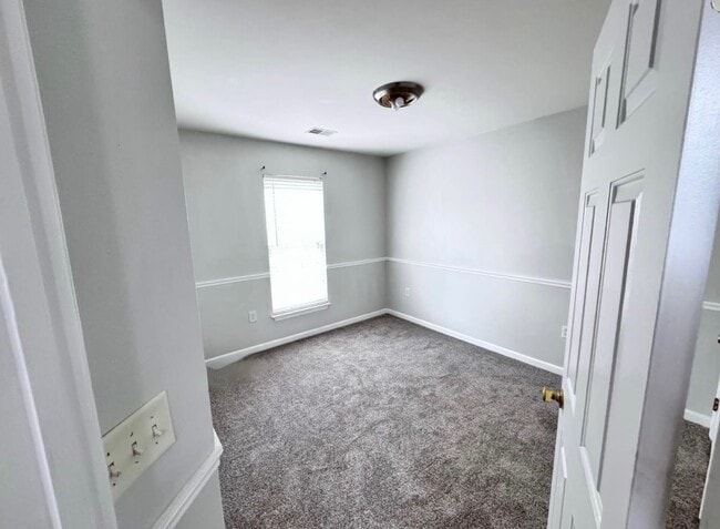 Building Photo - 209 Highgate Cir