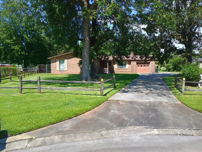 Primary Photo - 312 Walnut Creek Ct