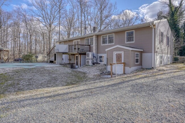 Building Photo - Just What You Have Been Looking For a Single Family Ranch in a Quaint Country Setting