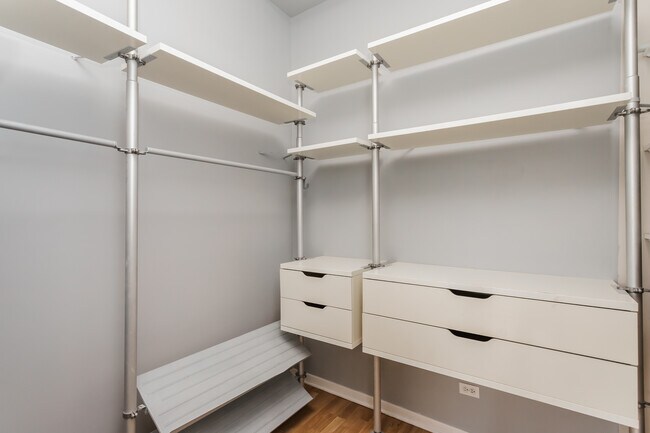 Building Photo - 4537 S Drexel Blvd