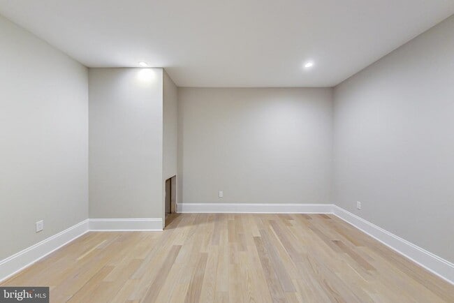 Building Photo - 3104 Sleepy Hollow Rd