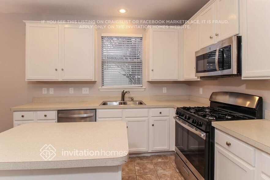 Building Photo - 4600 Lighthouse Dr