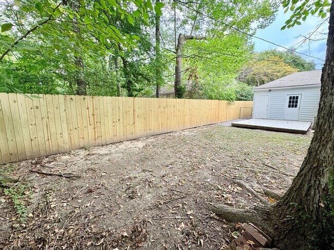 Building Photo - 907 Echles St