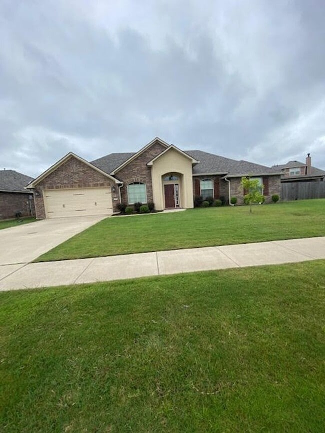 Building Photo - ****LEGACY***