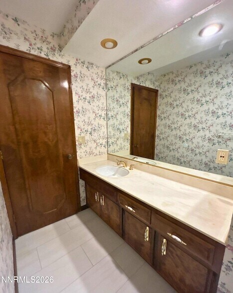 Building Photo - 2795 Lakeridge Terrace W