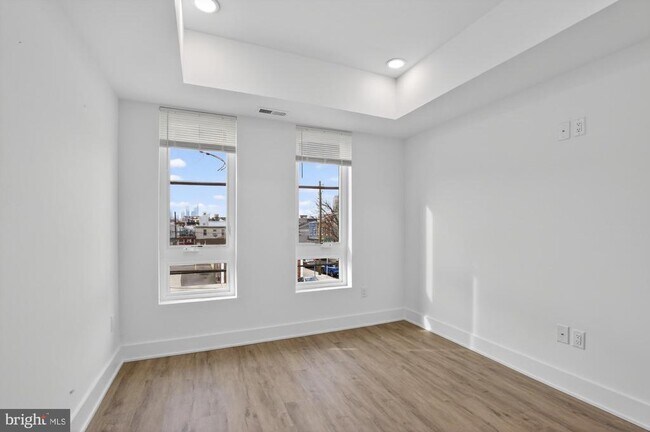 Building Photo - 2331 E York St