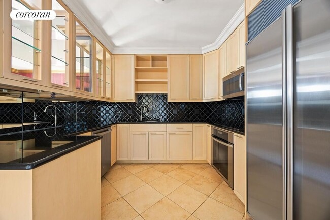 Building Photo - 100 United Nations Plaza