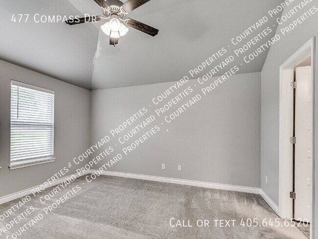 Building Photo - 477 Compass Dr