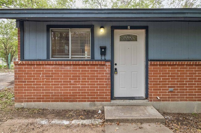 Primary Photo - 2928 E 12th St