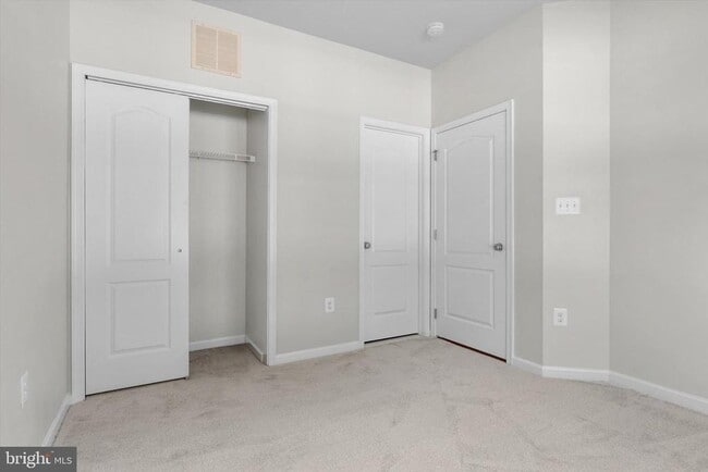 Building Photo - 43187 Loudoun Reserve Dr