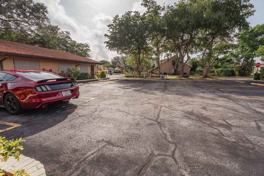 Building Photo - 10911 NW 45th St