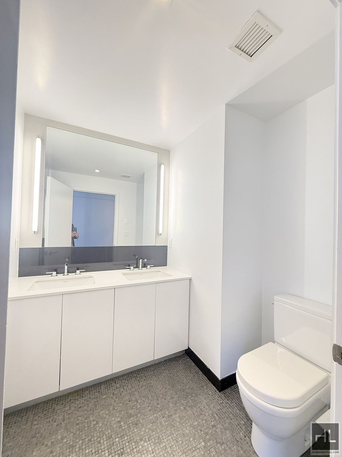 Building Photo - 666 West End Ave