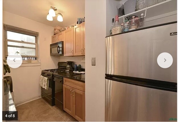 Building Photo - 155 E 38th St