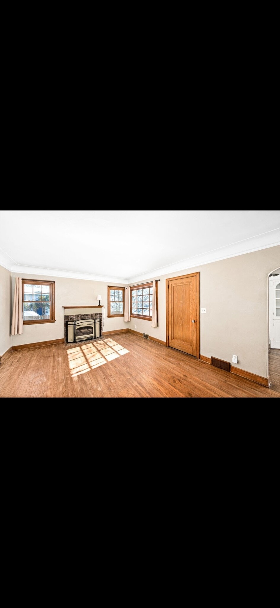 Building Photo - 445 E Oxford St