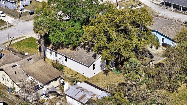 Building Photo - 722 22nd St