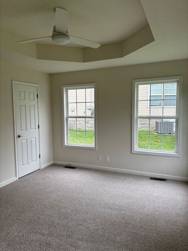 Building Photo - 2863 Rome Ln