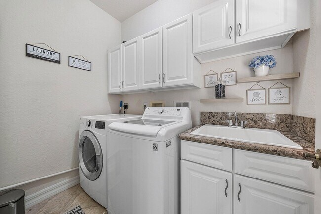 Building Photo - 3446 Princeton Dr