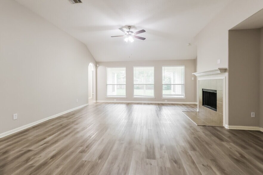 Building Photo - 13606 Caney Springs Ln