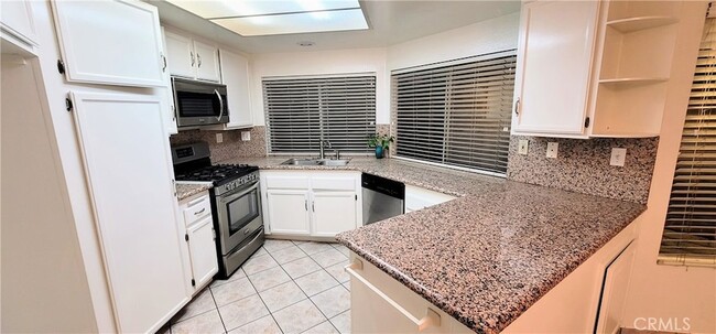 Building Photo - 14644 Bella Courte